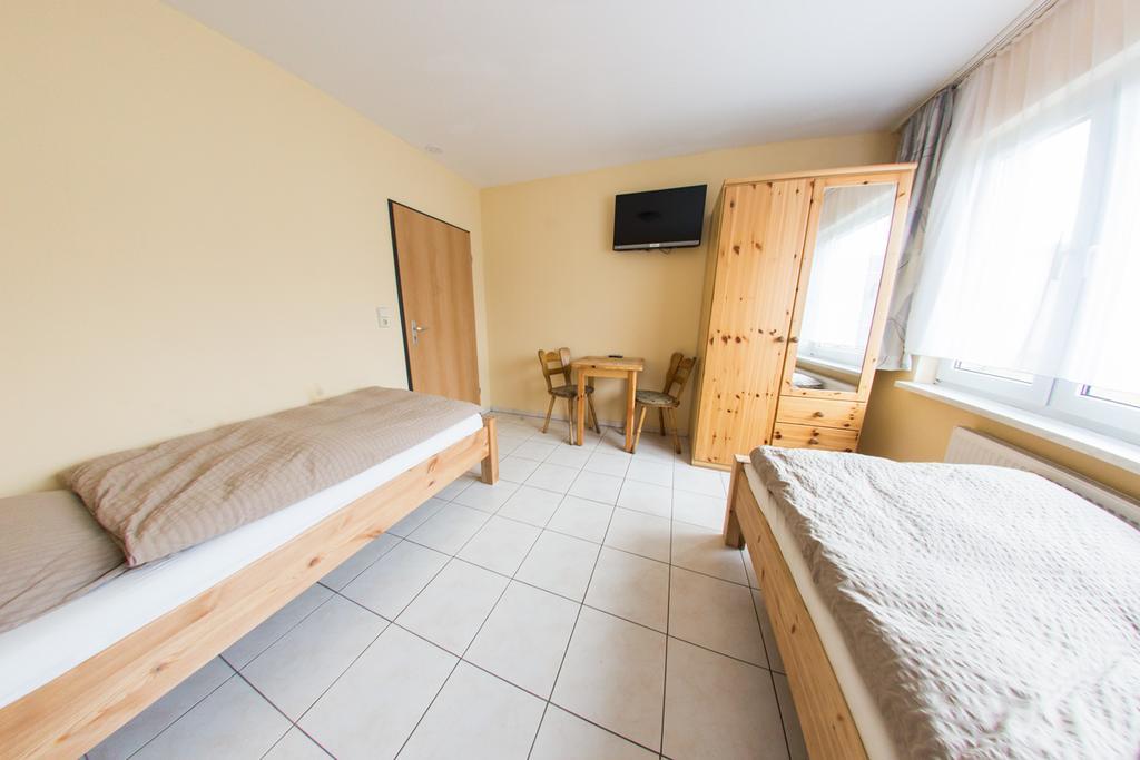 Hollis Rast Hotel Зангерхаузен Екстериор снимка